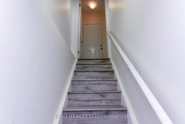 Additional image 29 of 113 Vanhorne Clse