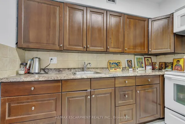 Additional image 15 of 24 Southport St Unit 756