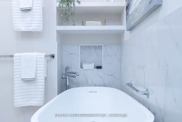 Additional image 17 of 2 Emery Circ