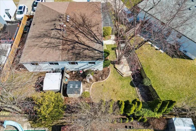 Additional image 41 of 43 Yorkdale Cres