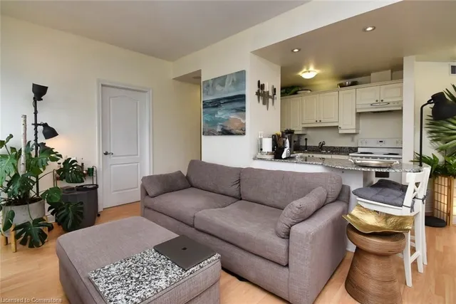 Additional image 11 of 135 James St Unit 502