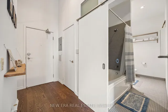 Additional image 4 of 915 King St Unit 307