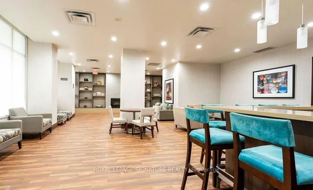 Additional image 46 of 35 Hollywood Ave Unit 703