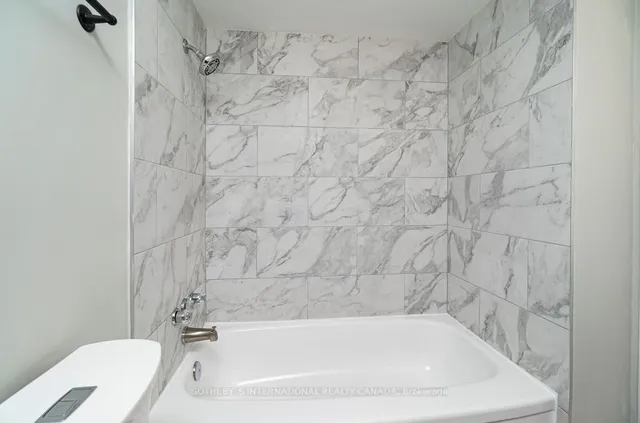 Additional image 8 of 720 Spadina Ave Unit 1004