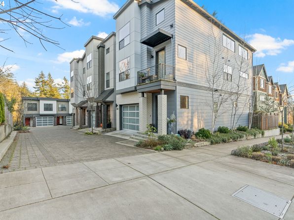 5753 SW Clay Ct, Portland, OR 97221