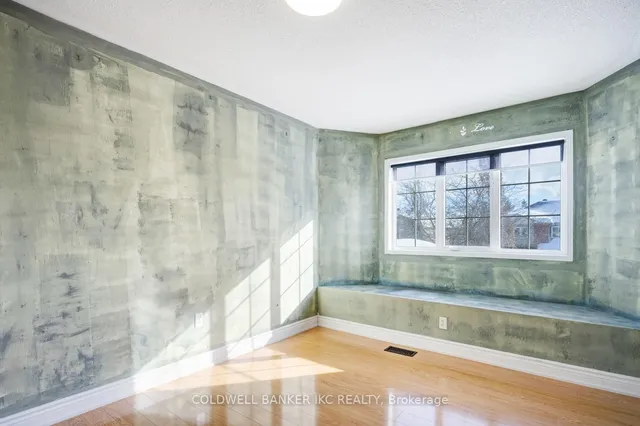 Additional image 33 of 25 Hollowgrove Blvd