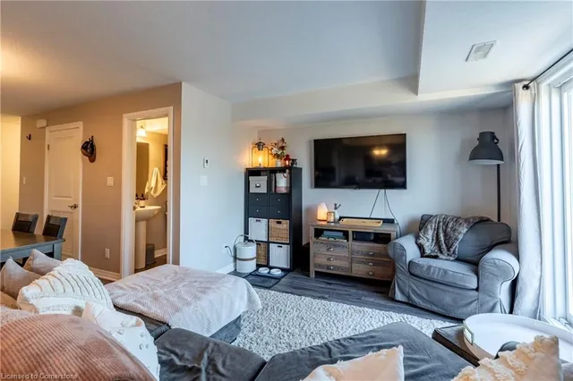 Additional image 9 of 1989 Ottawa St Unit 63D