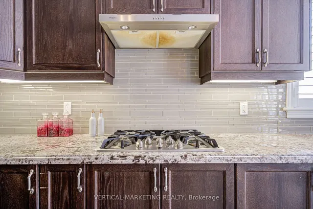 Additional image 15 of 119 Hazelton Ave