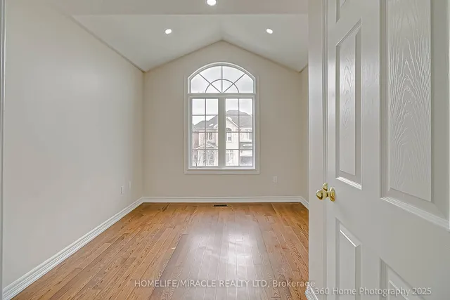 Additional image 11 of 20 Amy Ave