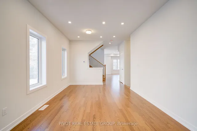 Additional image 4 of 27 Danielle Moore Circ