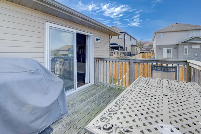 Additional image 27 of 988 Zeller Cres