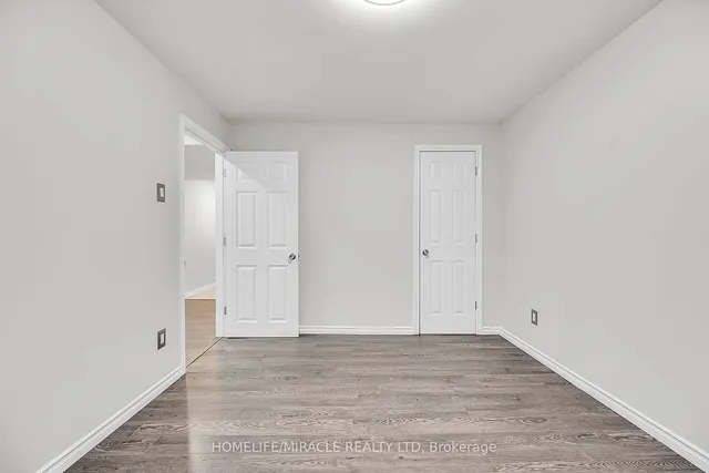 Additional image 40 of 226 Spring valley Cres