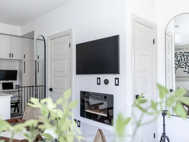 Additional image 19 of 715 Lawrence Ave Unit 23