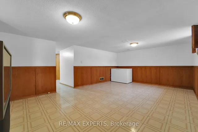 Additional image 38 of 124 Spears St