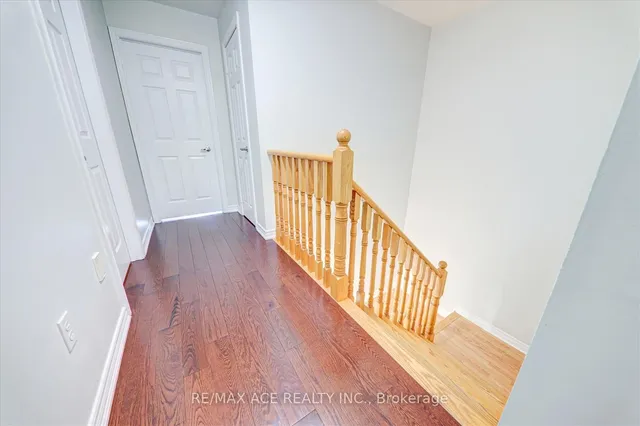 Additional image 20 of 27 Village Lake Cres