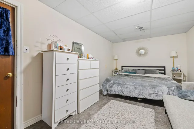 Additional image 8 of 490 Queen Victoria Dr