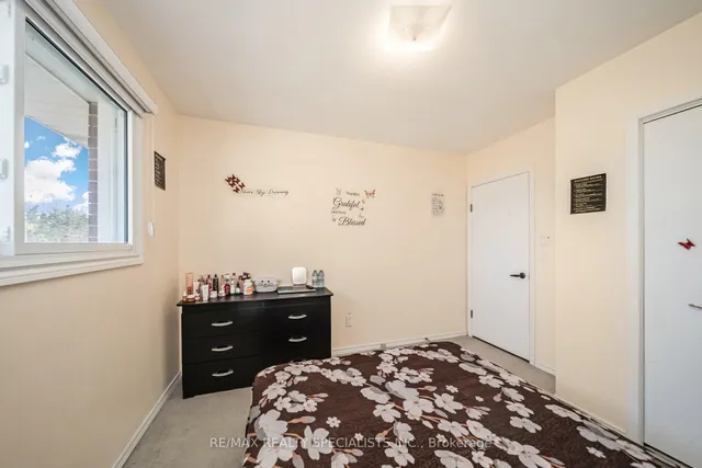 Additional image 24 of 158 Hickson Dr