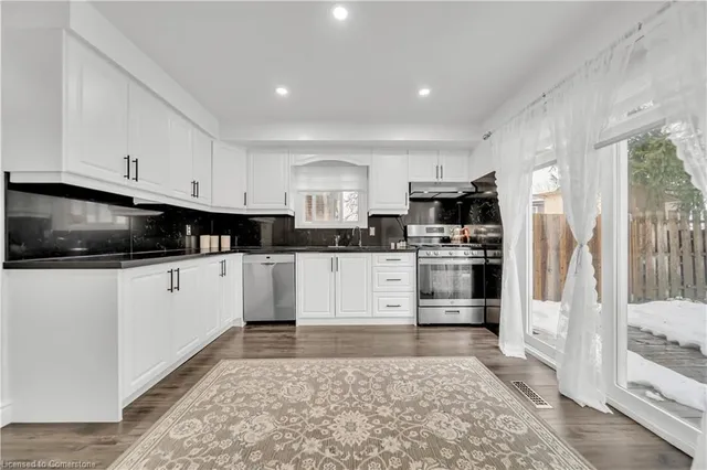 Additional image 11 of 156 Fanshawe Dr