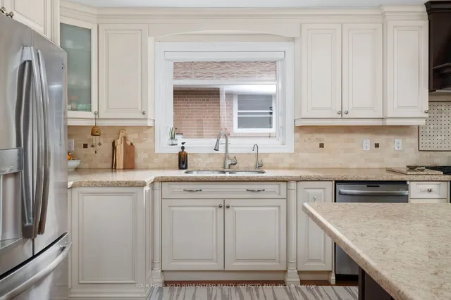 Additional image 10 of 8 Neapolitan Dr