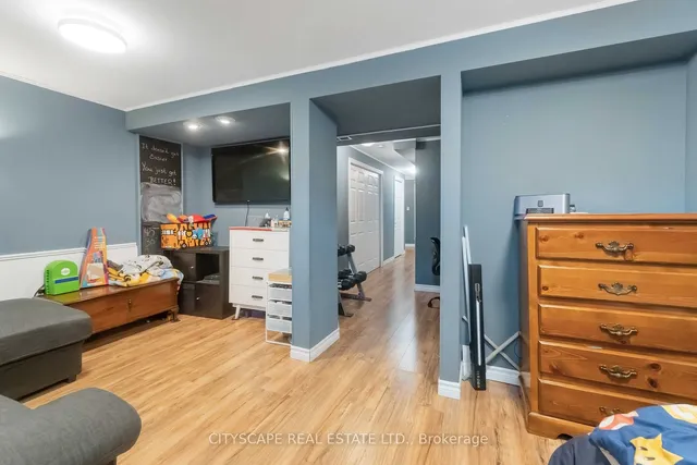 Additional image 33 of 76 Frances Ave Unit 14