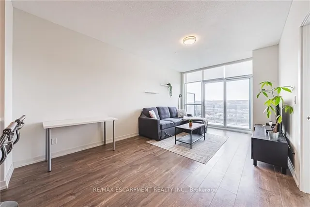 Additional image 16 of 2093 Fairview St Unit 2001