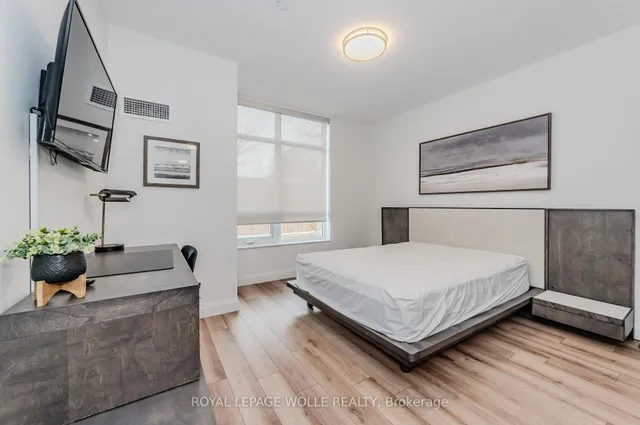 Additional image 40 of 399 Queen St Unit 210