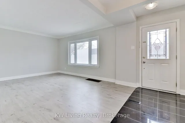 Additional image 9 of 11 Dorine Cres