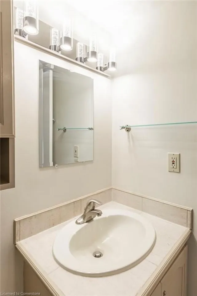 Additional image 36 of 10 John St Unit 605
