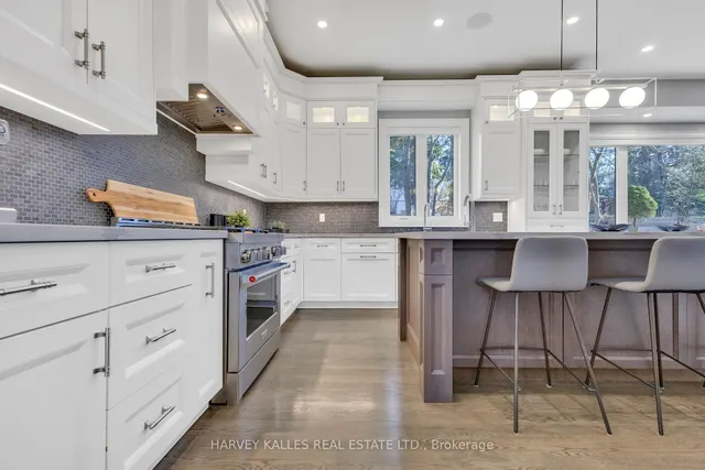 Additional image 33 of 29 Leland Ave