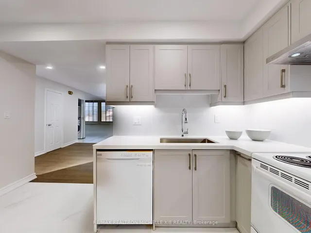 Additional image 12 of 130 Carolbreen Sq