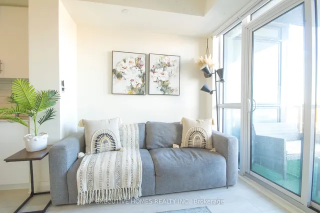 Additional image 3 of 509 Dundas St Unit 411