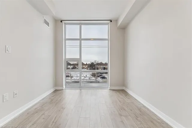 Additional image 17 of 450 Dundas St Unit 312