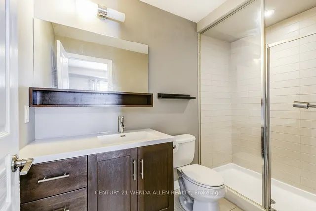 Additional image 9 of 215 Dundas St Unit 8