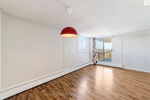 Additional image 23 of 975 WARWICK Crt Unit 1402