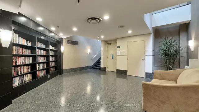 Additional image 38 of 711 Bay St Unit 912