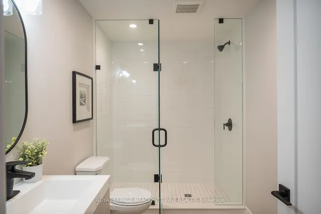 Additional image 33 of 465 Tyrone Cres