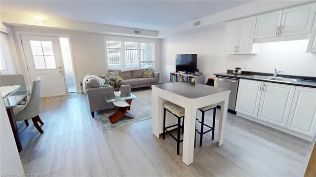 Additional image 3 of 160 Rochefort St Unit D11