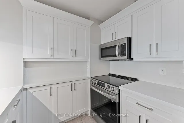Additional image 4 of 1001 Bay St Unit PH05