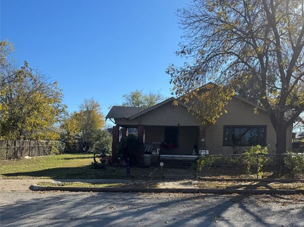 1117 W Gambrell St, Fort Worth, TX 76115