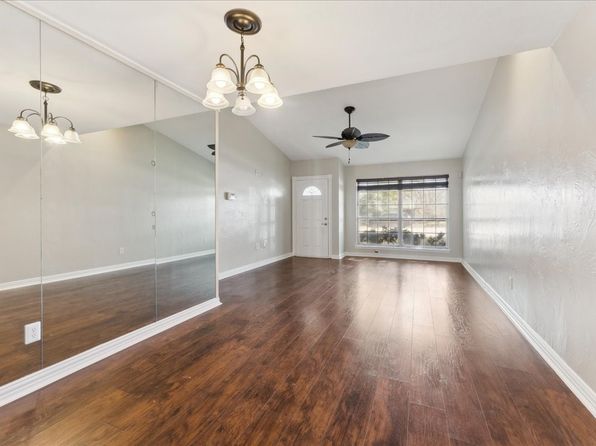 13717 Flagstone Ln, Dallas, TX 75240