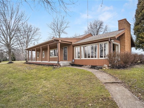 4017 Bellaire Ln, Peninsula, OH 44264