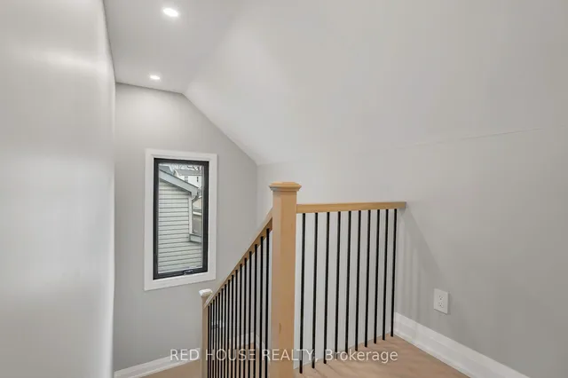 Additional image 27 of 10 Bayside Ave