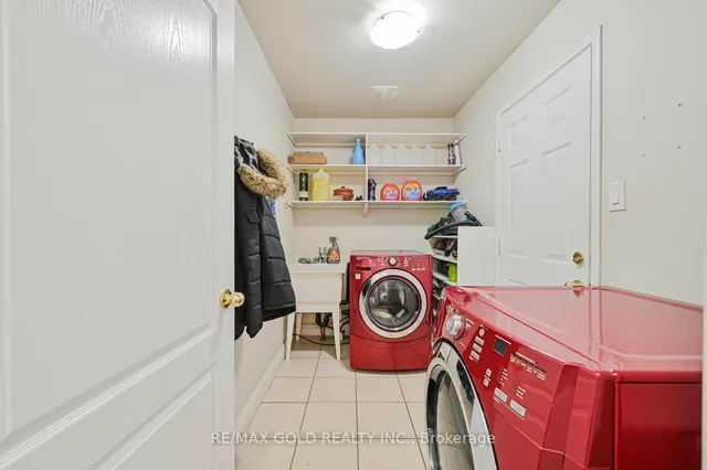 Additional image 16 of 82 Crown Victoria Dr