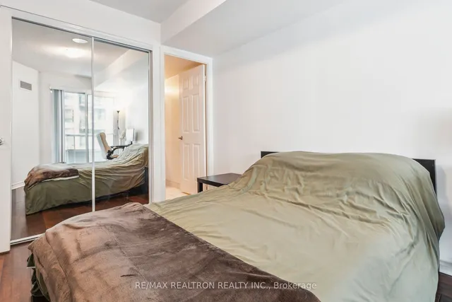 Additional image 24 of 19 Grand Trunk Cres Unit 1215