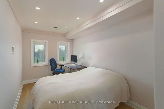 Additional image 27 of 2981A Bloor St