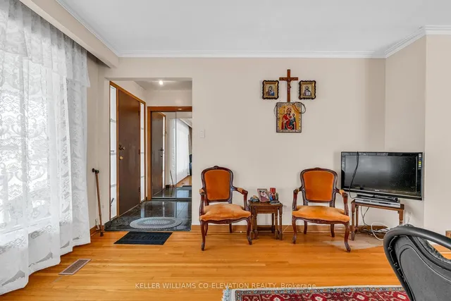 Additional image 9 of 217 La Rose Ave