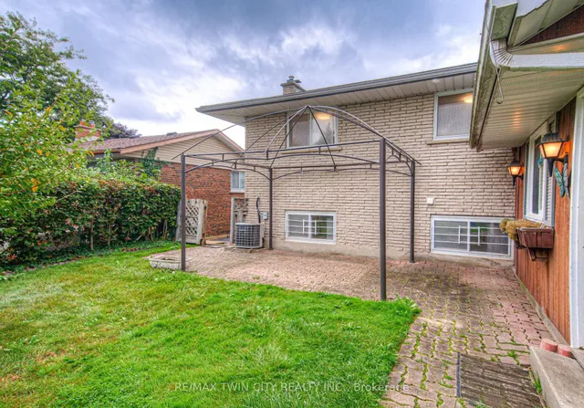 Additional image 38 of 18 Bosworth Cres