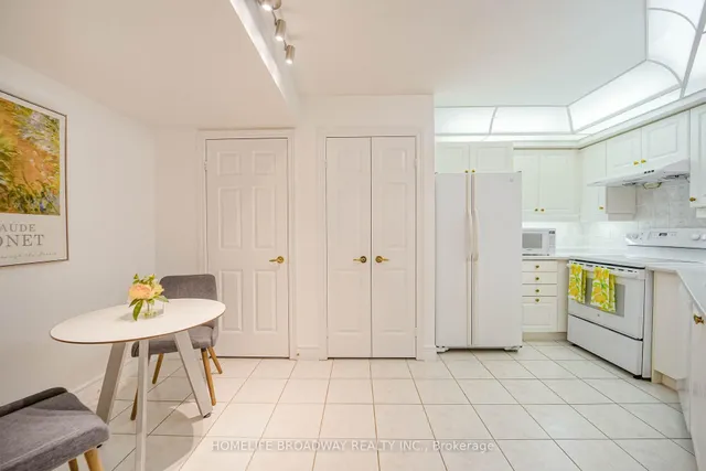 Additional image 12 of 89 Skymark Dr Unit 1211