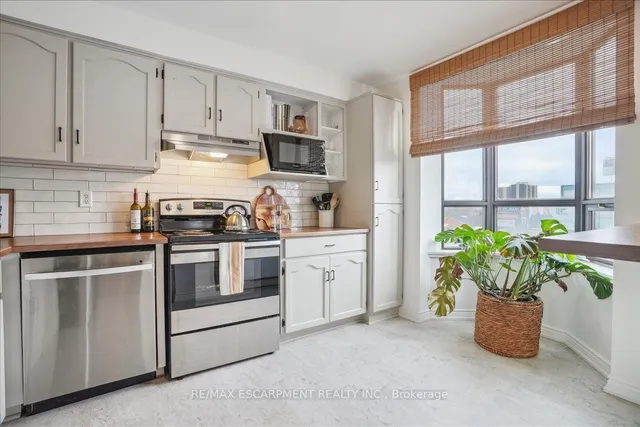 Additional image 11 of 432 Main St Unit 504