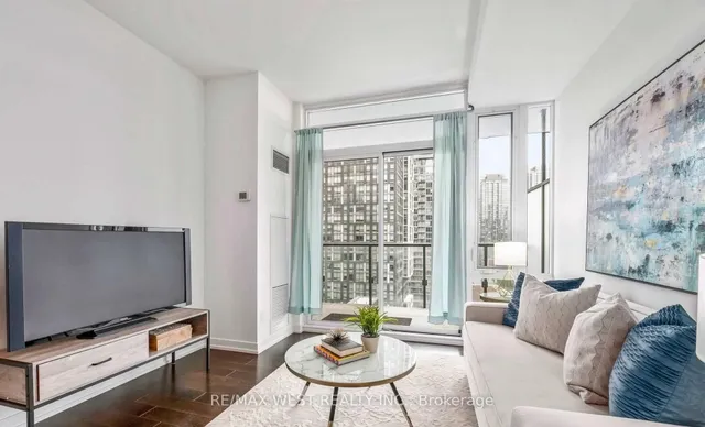 Additional image 11 of 170 Fort York Blvd Unit 1208